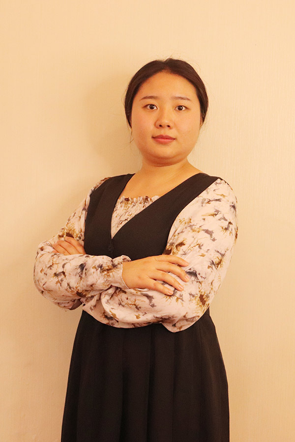 留坝何爱玲 本科学历，优秀班主任
